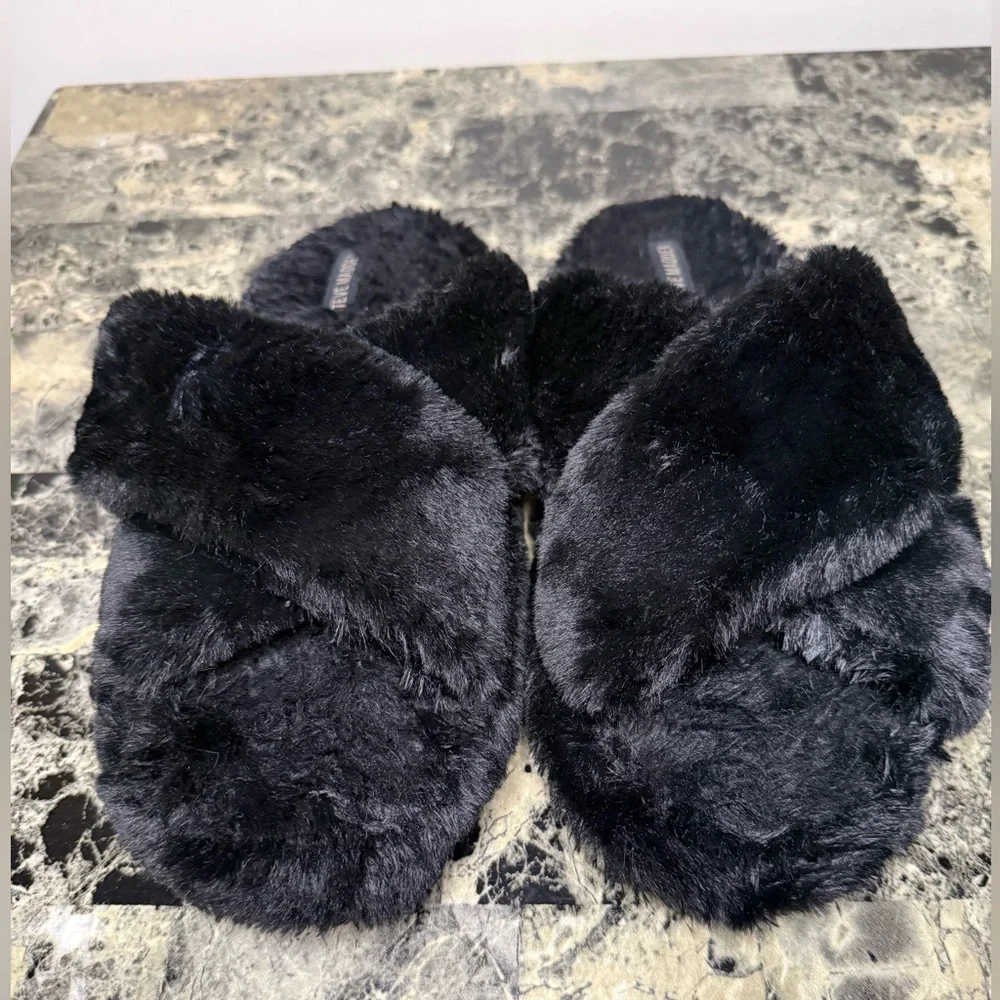 Steve Madden Women's Faux Fur Criss Cross Comfy Slippers Size Largest Black - Picture 2 of 7